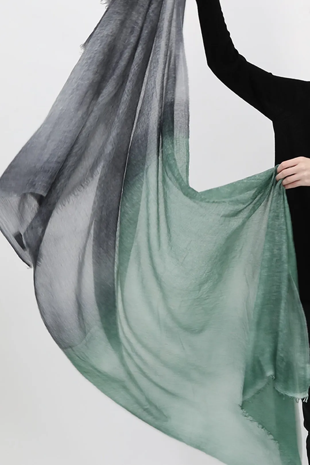 NIGHT MINT SCARF IN HAND DYED CASHMERE