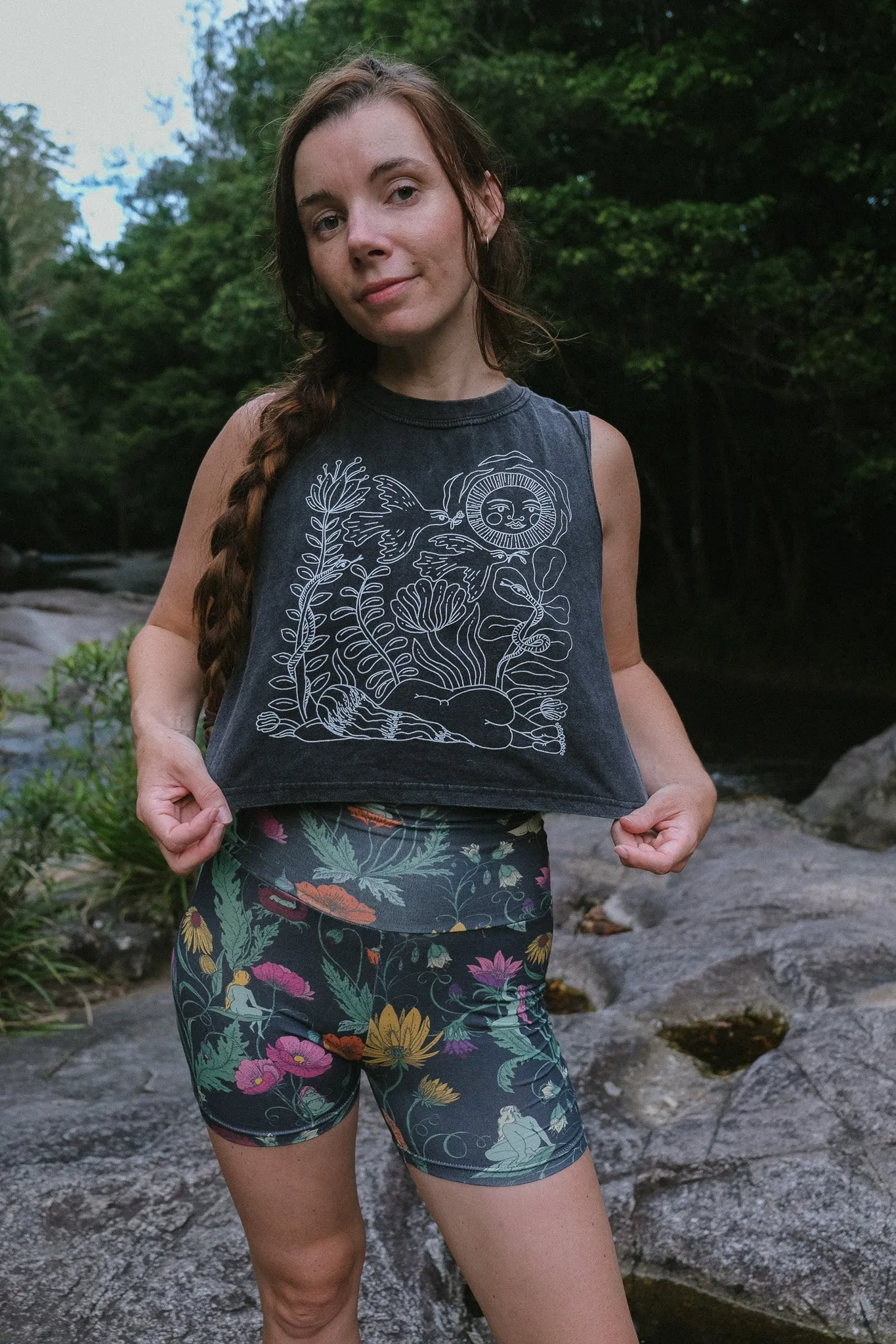 Sleeveless crop tee - Black Stonewash - You're True Nature