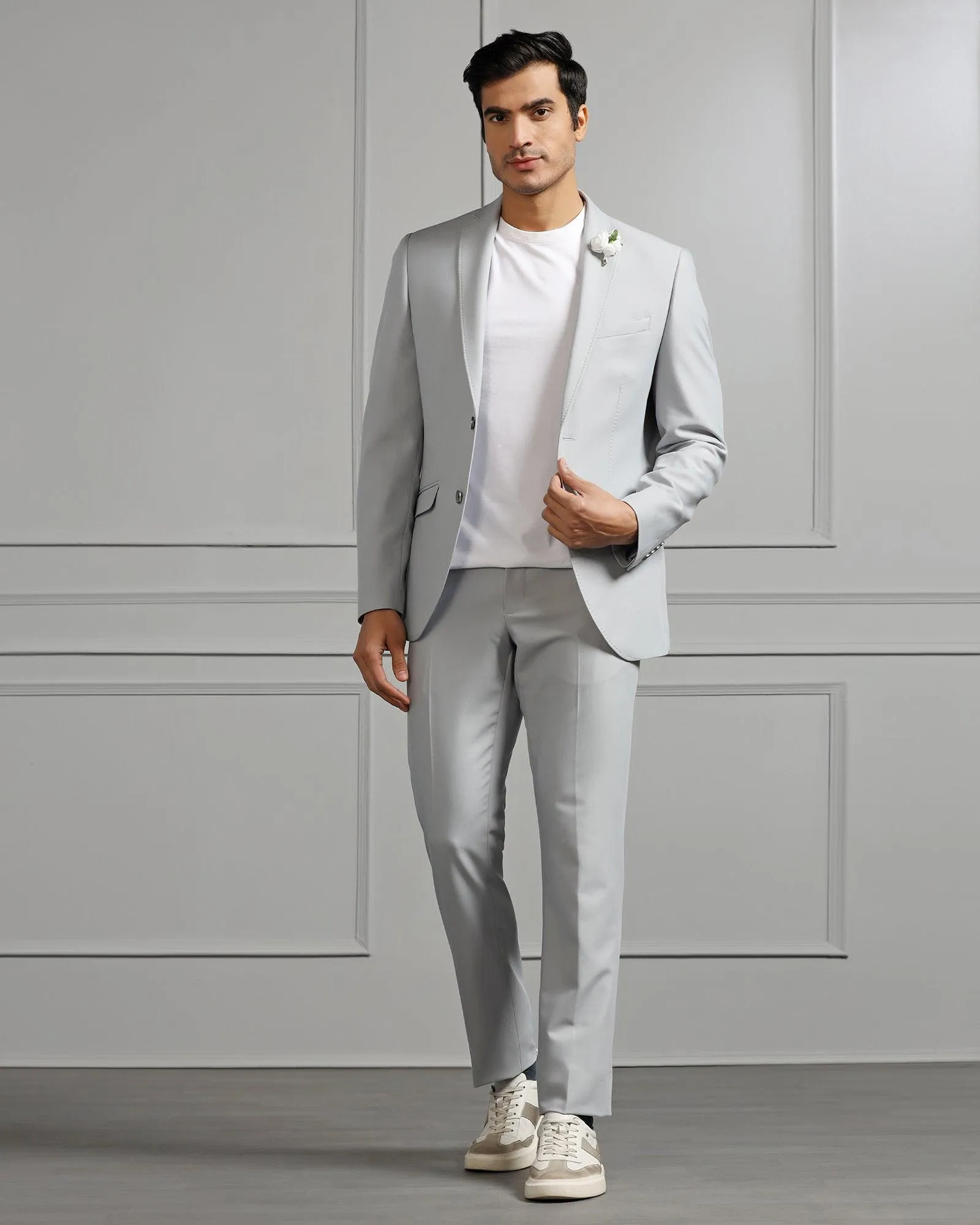 Elegant Three-Piece Solid Light Grey Formal Suit - Raylit