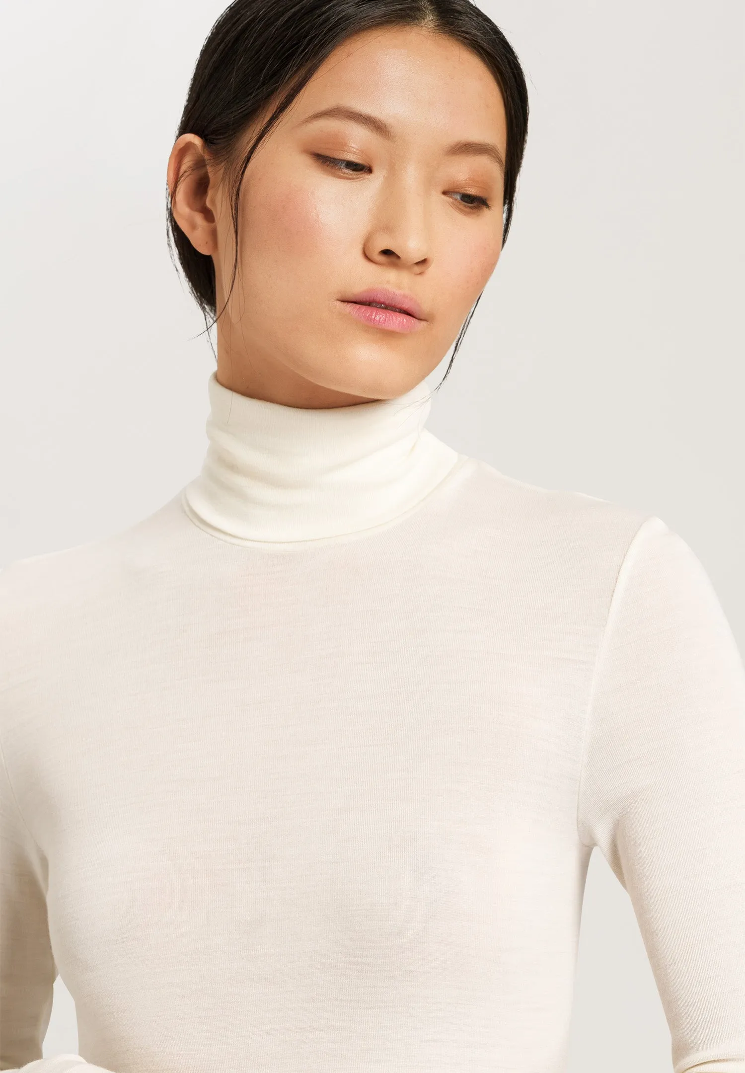 Woolen Silk W Wool and Silk Roll Collar Turtleneck | Cygne 71423-795