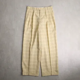 yellow color check pattern two tuck pants